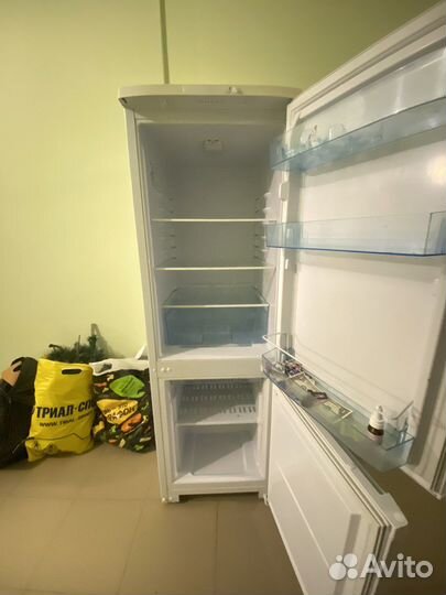 Холодильник бу 3 года пользования