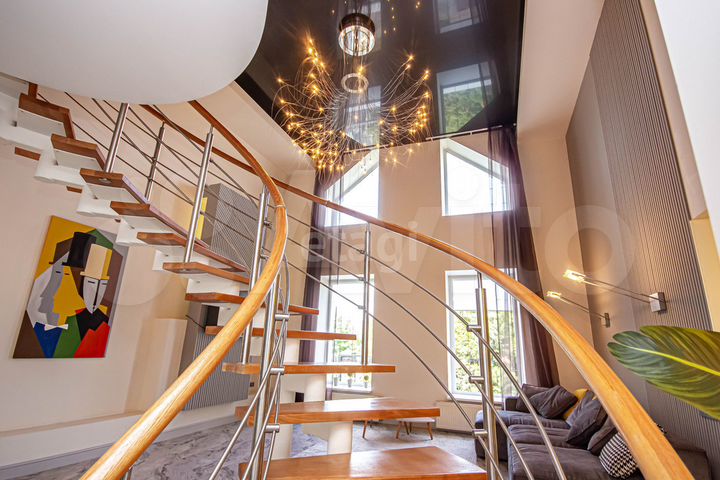 Коттедж 395 м² на участке 20,7 сот.