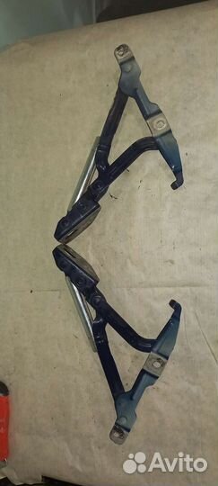 Петля крышки багажника Volkswagen Passat B5