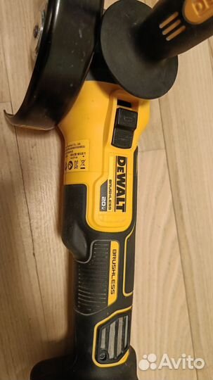 Аккумуляторная болгарка Dewalt DCG409VS