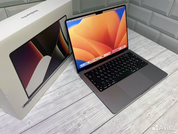 Apple MacBook Pro M1 14