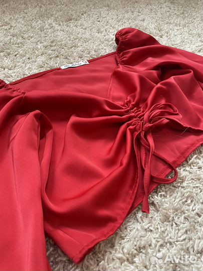 Топ красный атласный