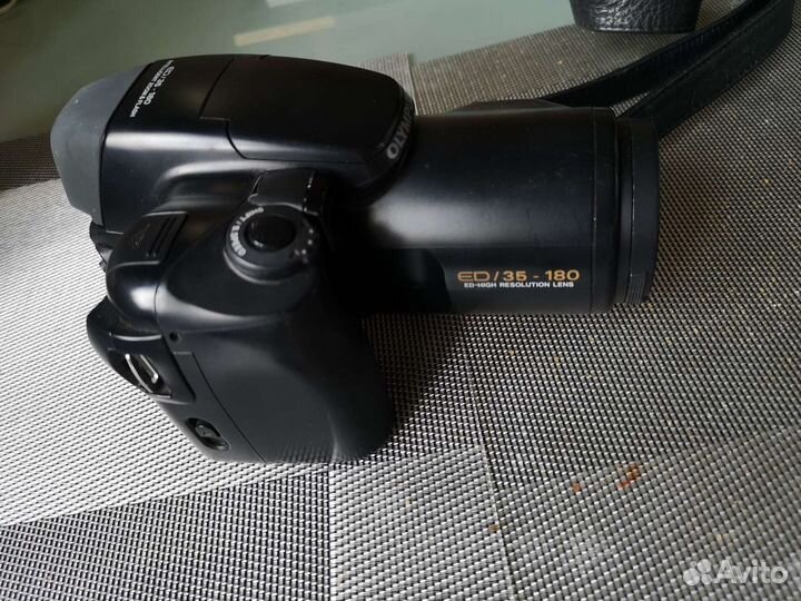 Зеркальный фотоаппарат olympus is3000