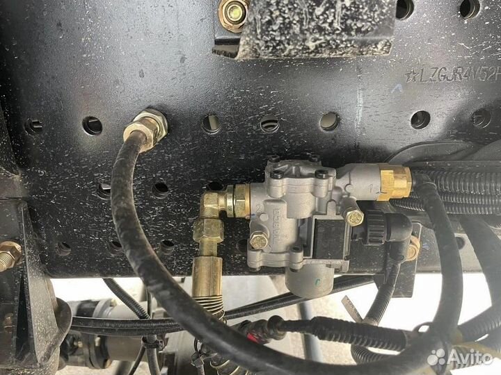 Shacman (Shaanxi) SX32586V385, 2023