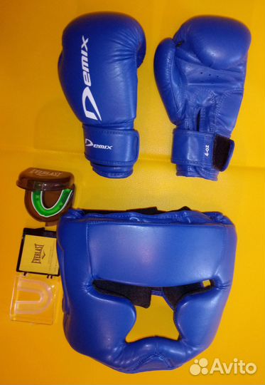 Боксёрские перчатки детские 4 унции капы шлем