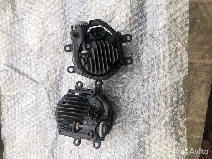 Противотуманки Led Toyota Voxy ZWR80-85 Koyo