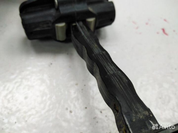 Ограничитель двери задний правый Ford Focus 3 CB