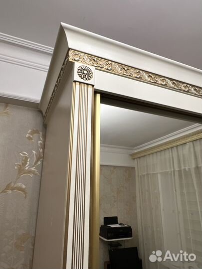 Шкаф купе с зеркалом