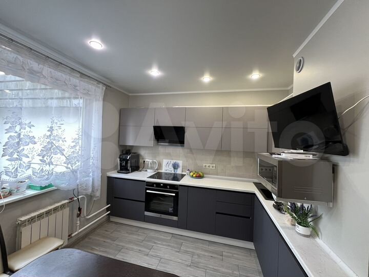 3-к. квартира, 74 м², 1/16 эт.