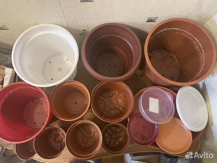 Горшки для цветов и подставки (13 шт)