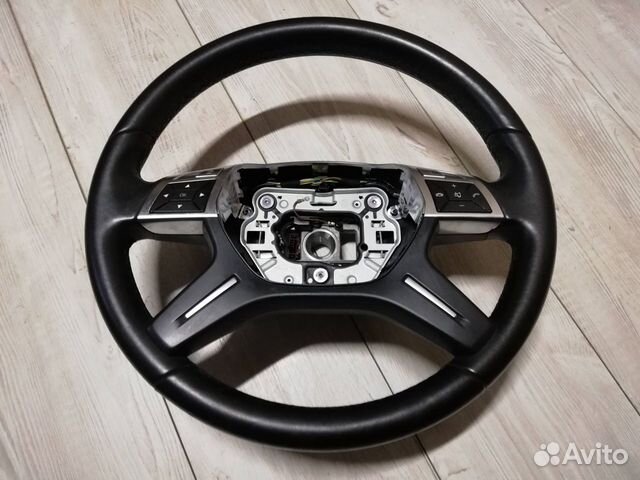 Рулевое колесо с кнопками Mercedes W204 рест
