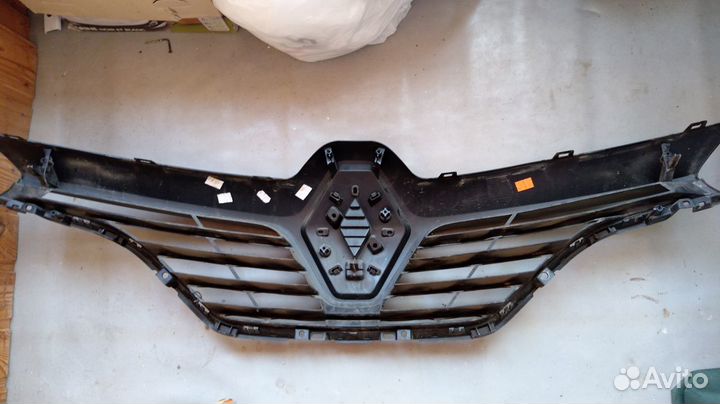 Решетка радиатора Renault Kaptur
