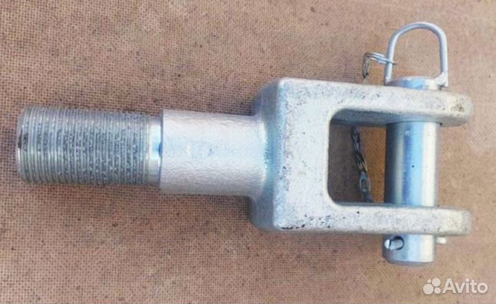 Буксировочный крюк камаз