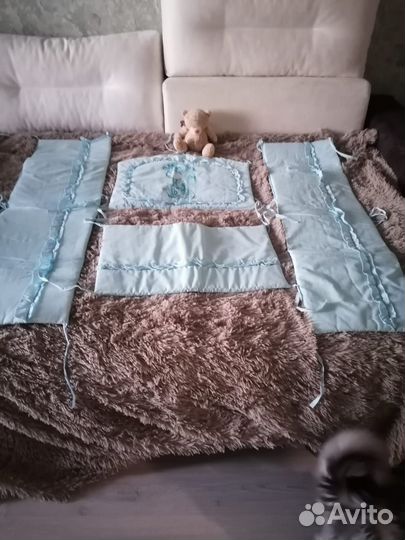 Одеяло и бортики в детскую кроватку