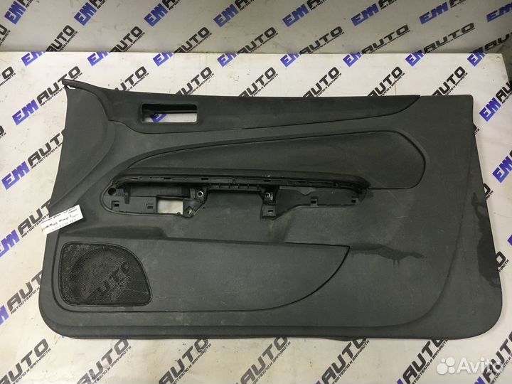 Обшивка двери передней правой Форд Фокус 2 купе