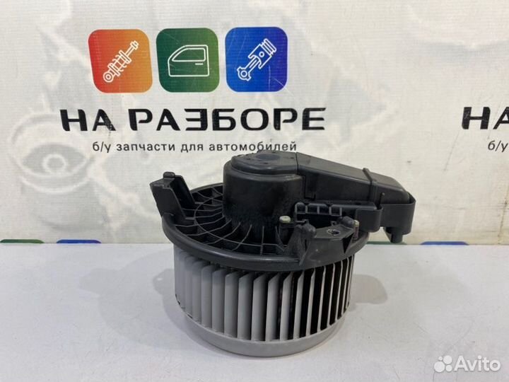 Мотор отопителя (печки) Toyota Rav4 XA40 2AR-FE