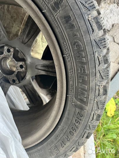 Michelin X-Ice North 4 215/50 R17