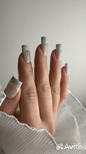 Модель на наращивание ногтей