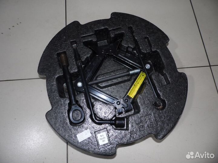 Домкрат хендай дженезис набор инструментов