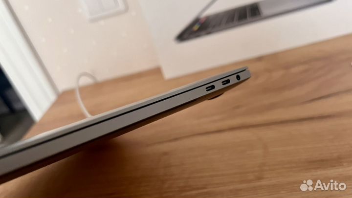 Macbook pro 13 2020 / i5 / 16gb / 1Tb