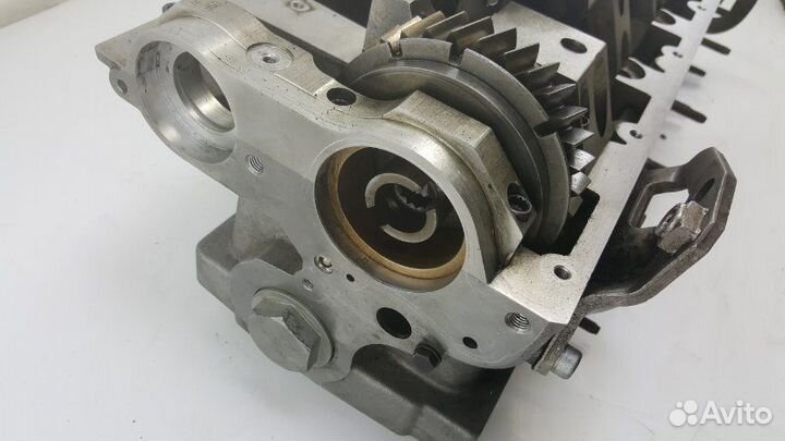 Головка блока цилиндров правая Volkswagen Phaeton