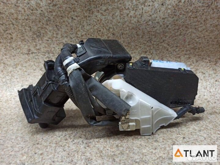 Механизм открывания двери задний левый toyota esti