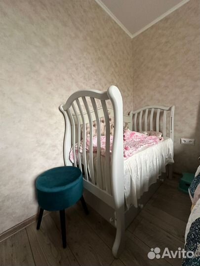 Детская кроватка (для девочки)