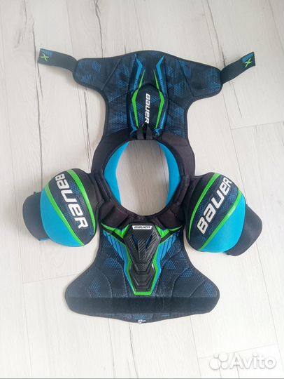 Продам хоккейный нагрудник детский