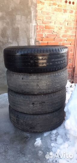 Goodyear EfficientGrip SUV 4x4 225/70 R16
