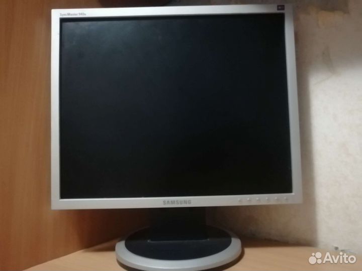 Монитор Samsung