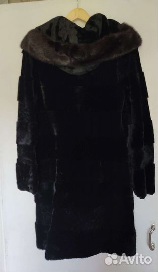 Шуба мутоновая с капюшоном