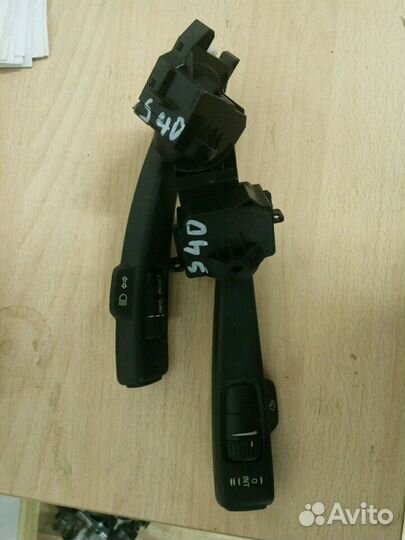 Переключатель подрулевой Вольво С40