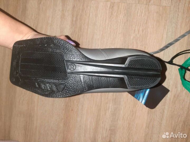 Лыжные ботинки детские новые