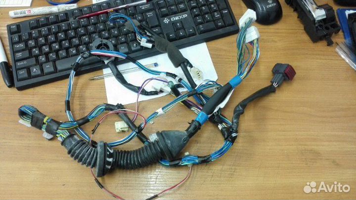 Проводка двери передняя левая Toyota Avensis 2 250