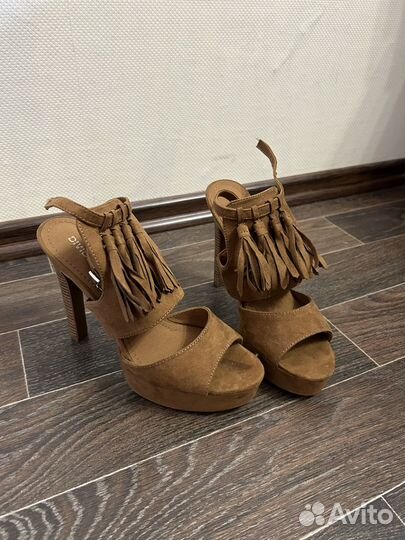 Босоножки женские 38 размер