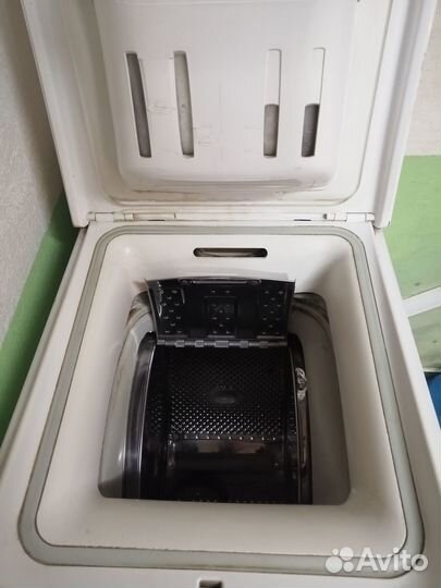 Стиральная машинка whirlpool AWT5100 На запчасти