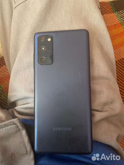 Телефон Samsung s20 Fe