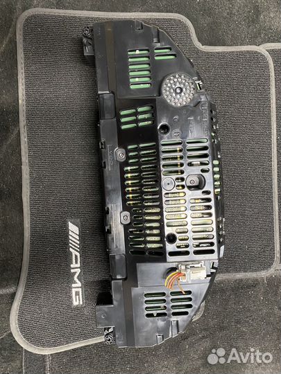 Щиток панели приборов Mercedes Benz W218 оригинал