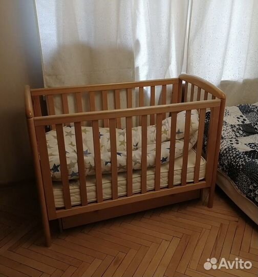 Детская кроватка с комодом(пеленальным)