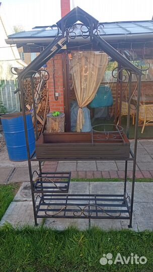 Кованый мангал с крышей