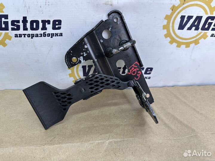 Замок капота Audi A4 B7