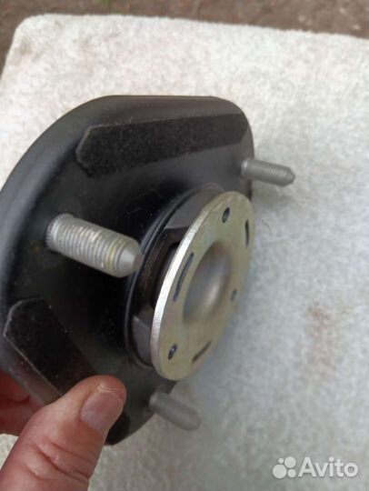 Запчасть на toyota verso авенсис