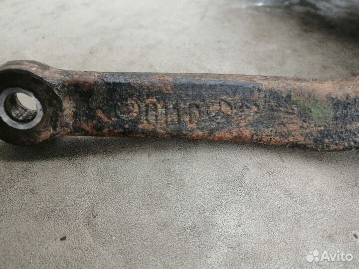 Кулак поворотный передний для Mercedes Benz 190