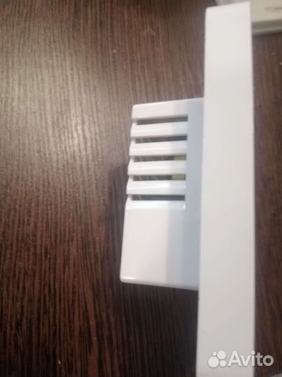 Комнатный термостат с сенсорным дисплеем