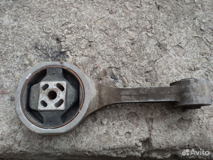 Опора кпп VAG