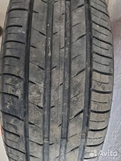 Dunlop SP Sport FM800 215/65 R16 98H