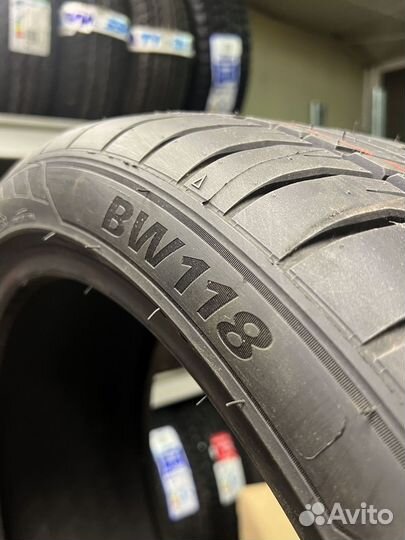 Bearway BW118 255/35 R21 129U