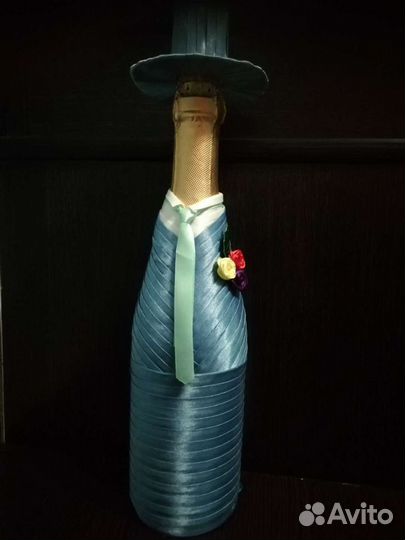 В наличии свадебное украшение на шампанское