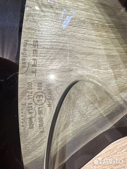 Стекло глухое боковое Seat Leon 2