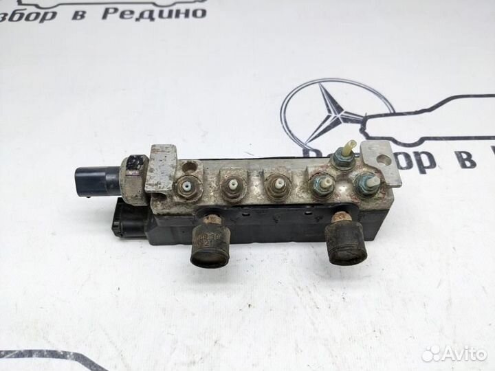Блок клапанов пневмоподвески w220 S-class 113.9